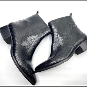 Gianni Bini Black Textured Snake Print Ankle Booties